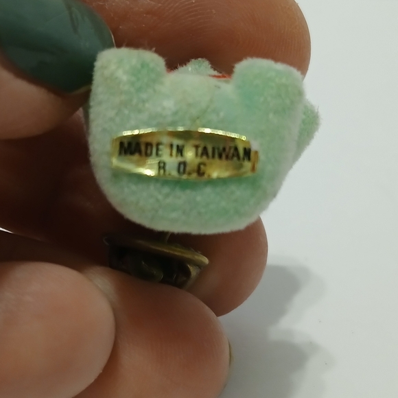 Vintage 80’s Fuzzy Teddy Bear Pin Mint Green 💚 Lapel Pin 80s Nostalgia Taiwan - Picture 4 of 8